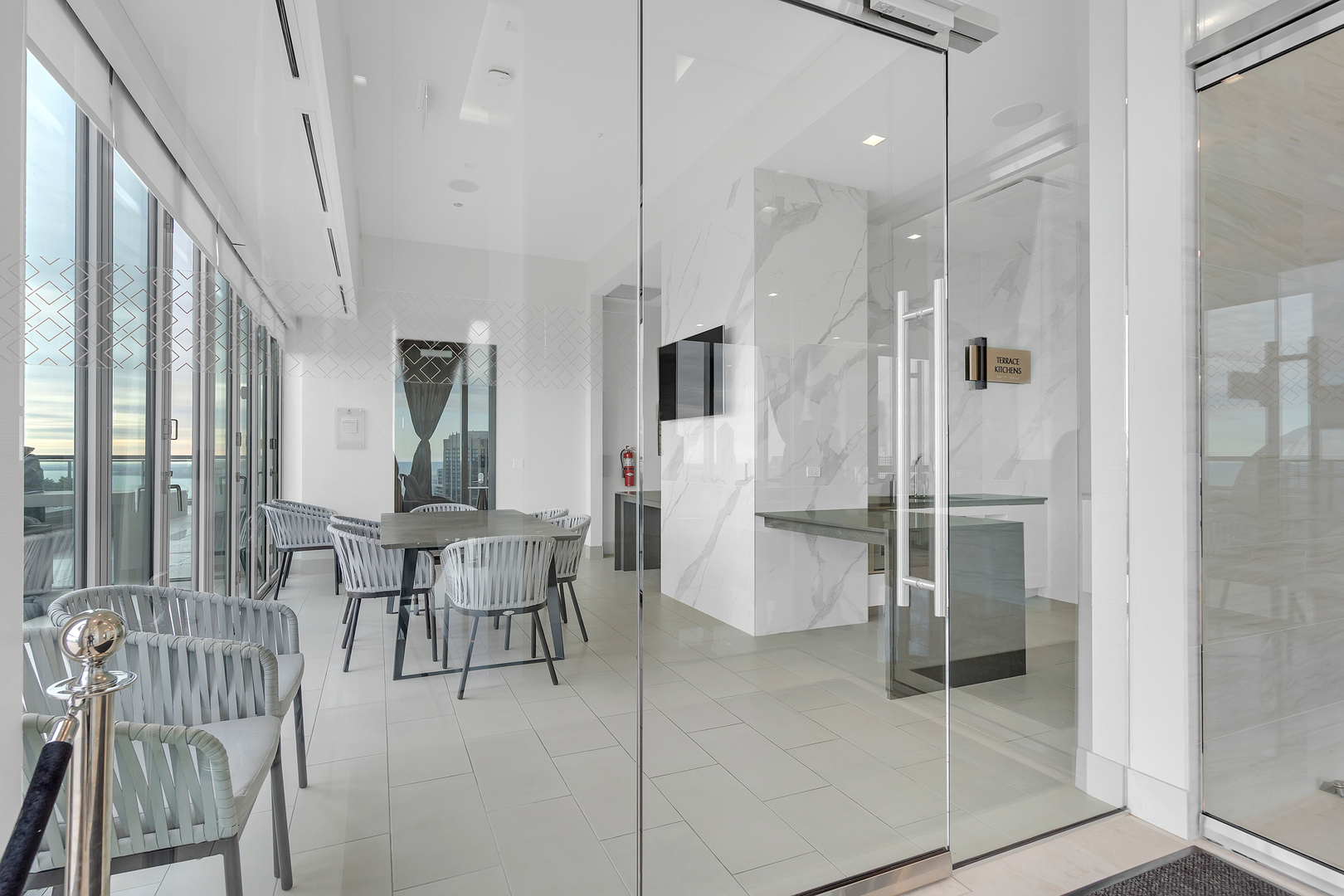 363 E Wacker Dr #1402 Chicago, IL 60601