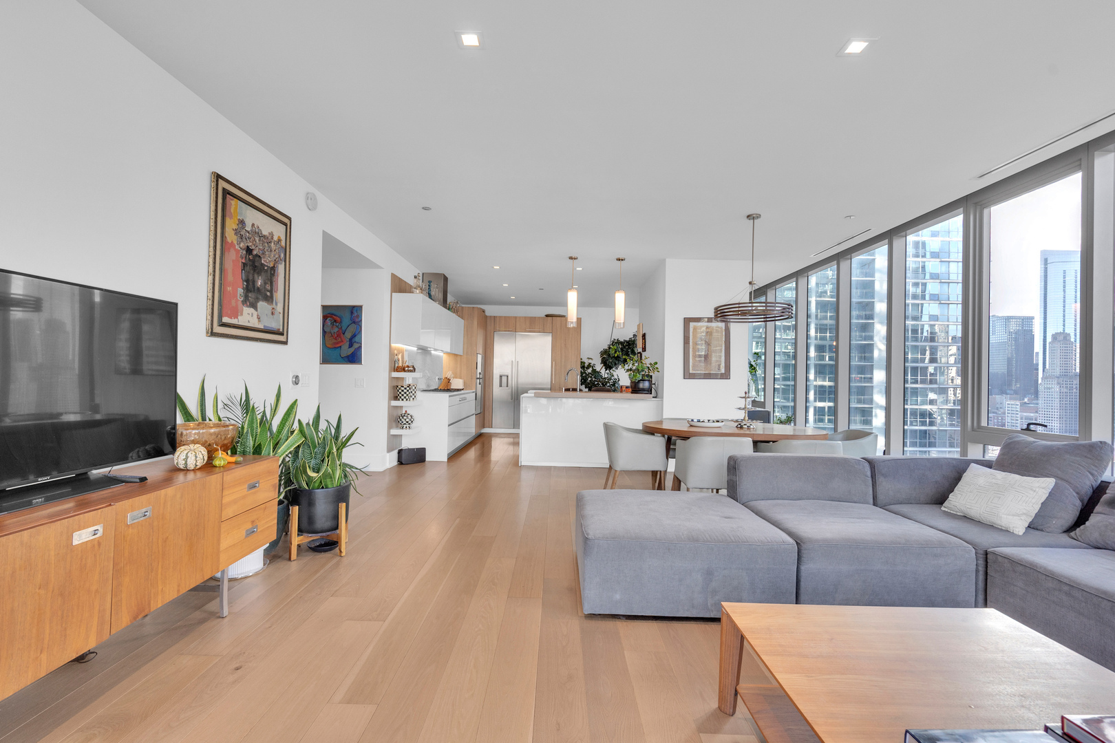 363 E Wacker Dr #1402 Chicago, IL 60601