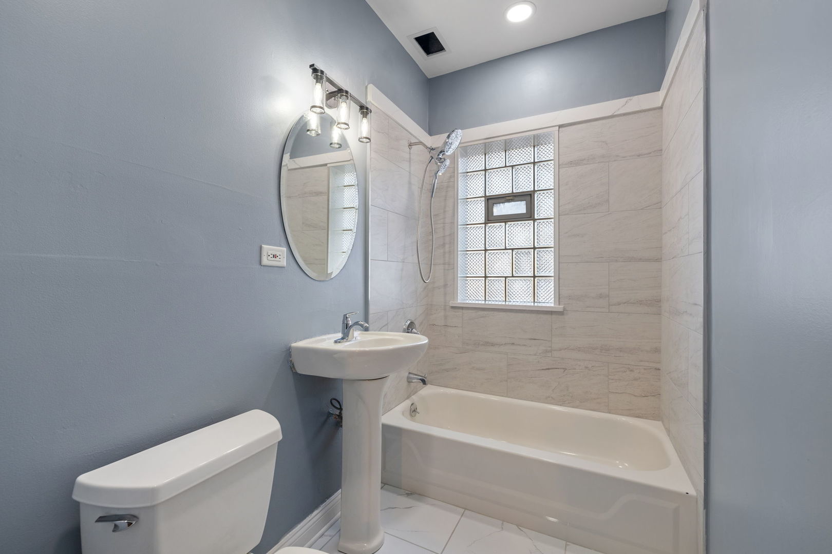 6850 S Dante Ave #2N Chicago, IL 60637