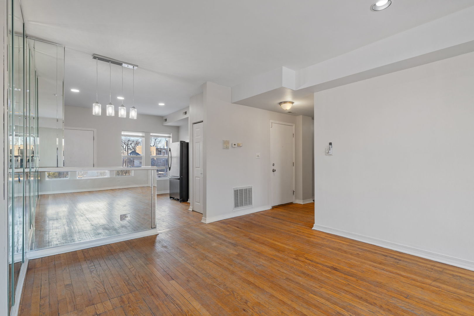 6850 S Dante Ave #2N Chicago, IL 60637