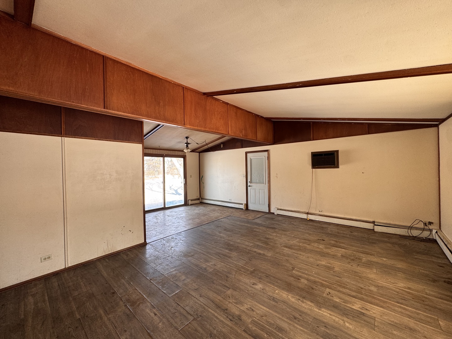 806 NE 3rd St Galva, IL 61434