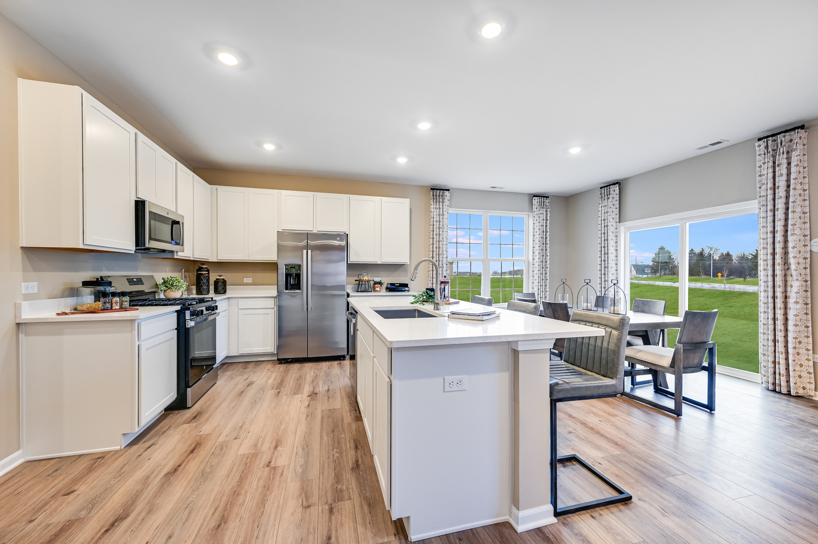 7602 Blueblossom Ln Joliet, IL 60431