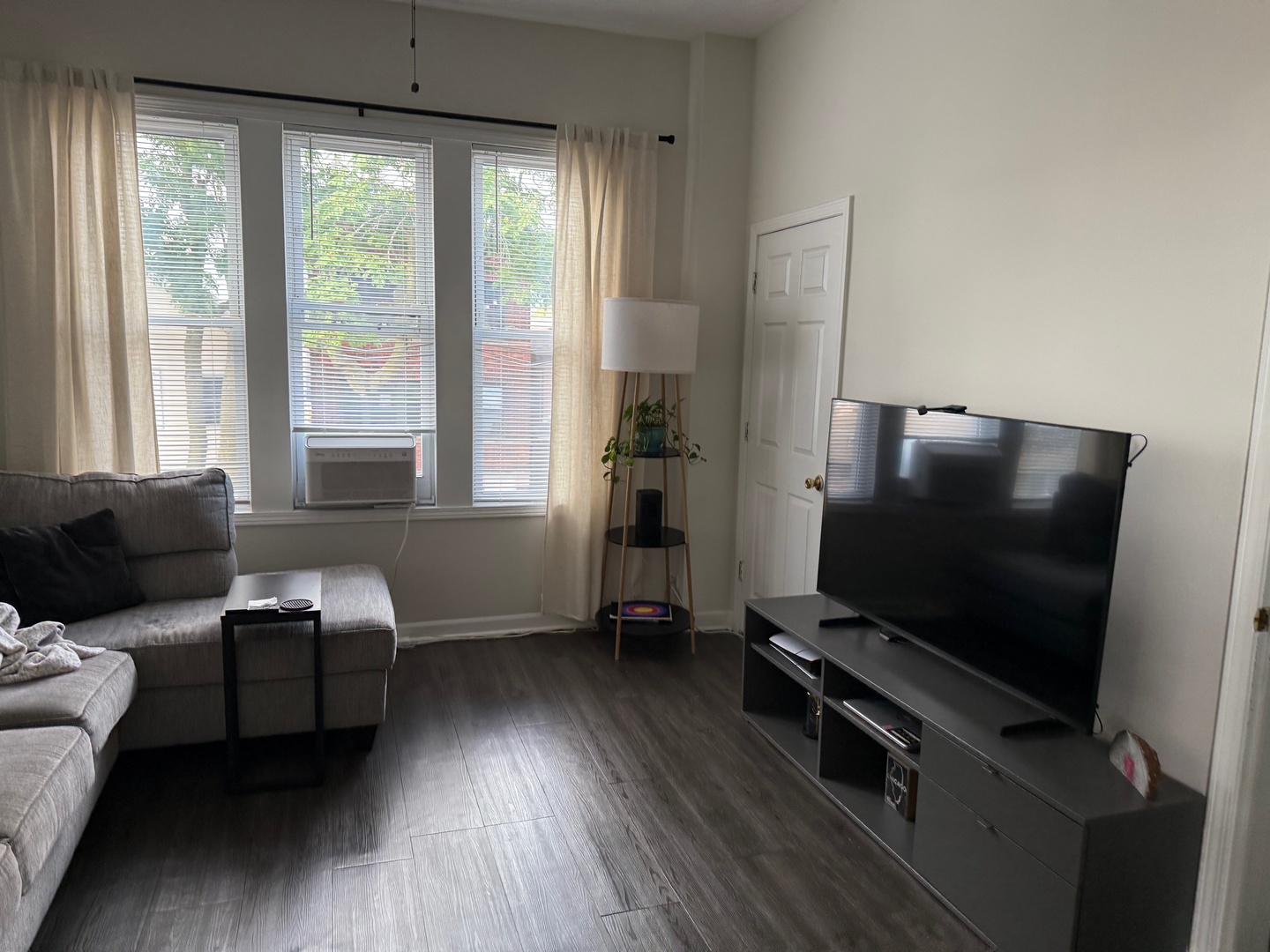 3405 S Un St Chicago, IL 60616