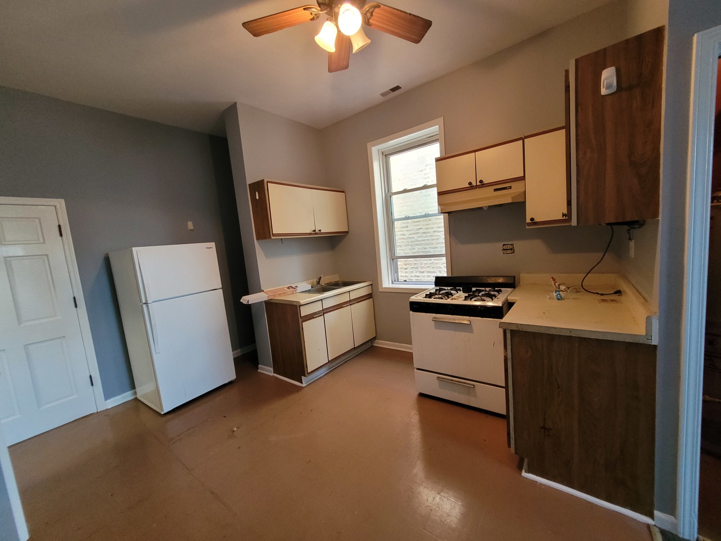 3405 S Un St Chicago, IL 60616