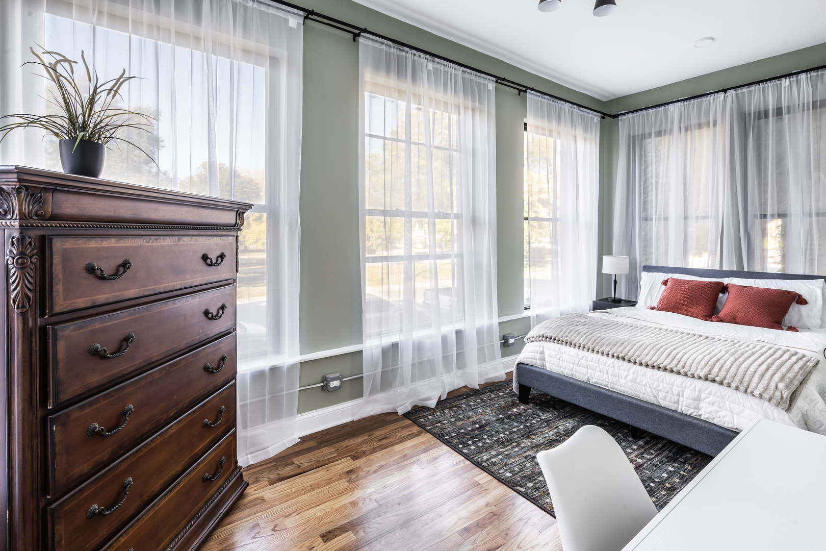 5017 S Drexel Blvd #101 Chicago, IL 60615