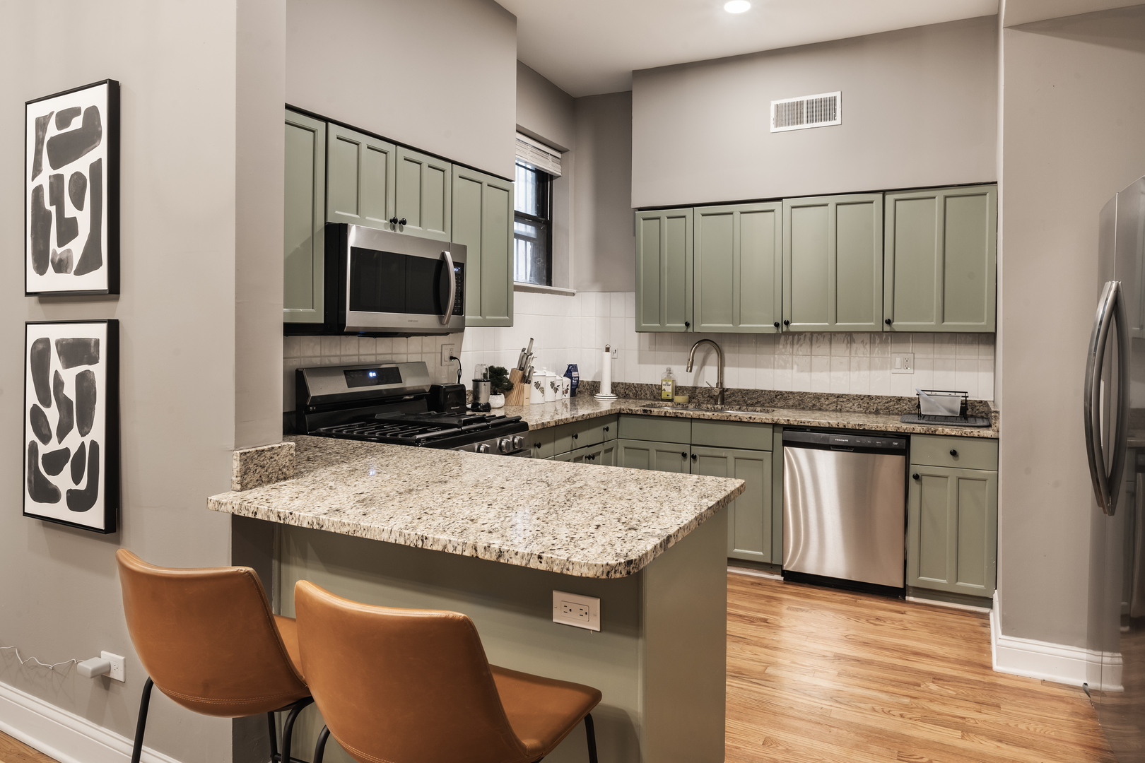 5017 S Drexel Blvd #101 Chicago, IL 60615