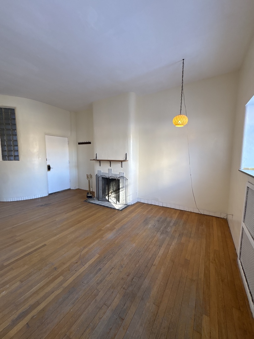 5132 S Blackstone Ave #2M Chicago, IL 60615