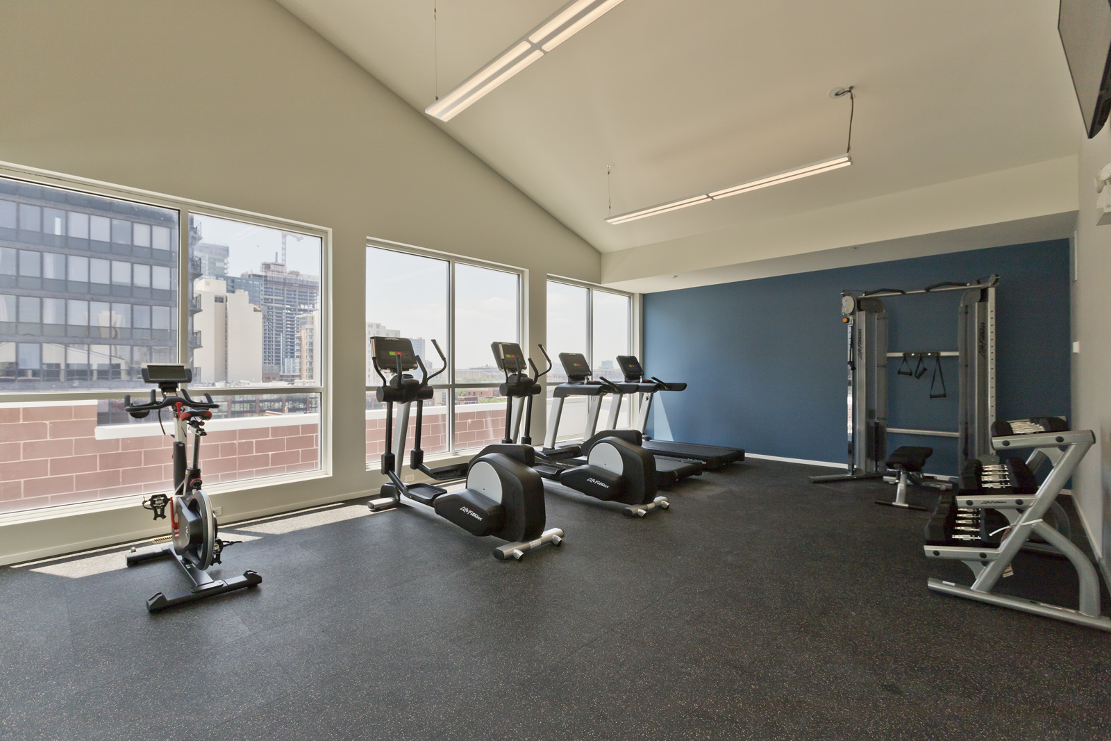 1325 N Wls St #702