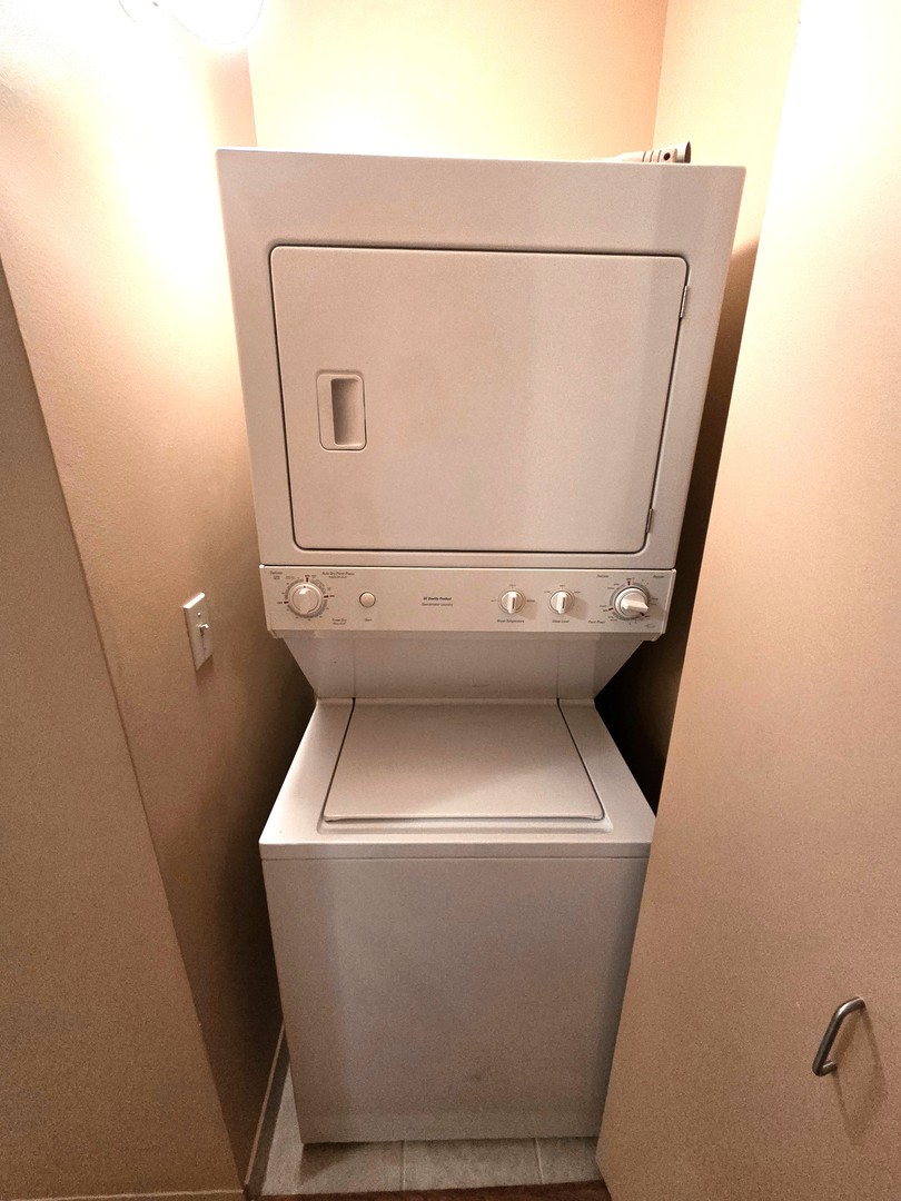 222 N Columbus Dr #1003 Chicago, IL 60601