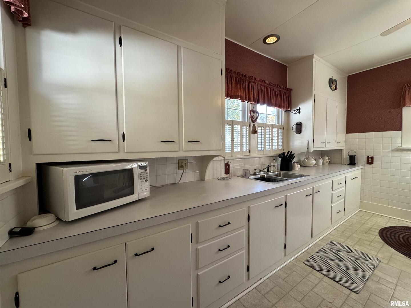 532 N WASHINGTON St Duquoin, IL 62832