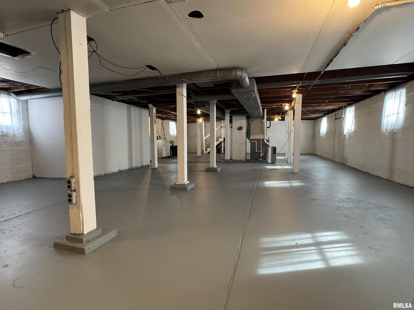 532 N WASHINGTON St Duquoin, IL 62832