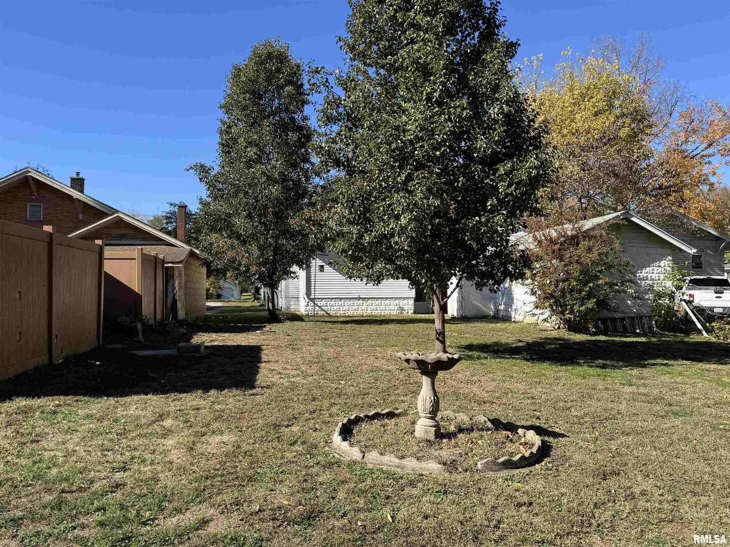 532 N WASHINGTON St Duquoin, IL 62832