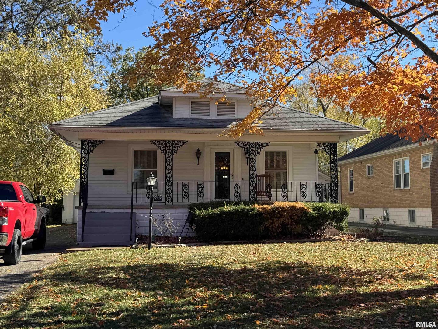 532 N WASHINGTON St Duquoin, IL 62832