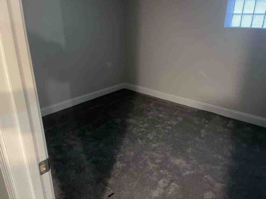 7420 S Bennett Ave Chicago, IL 60649