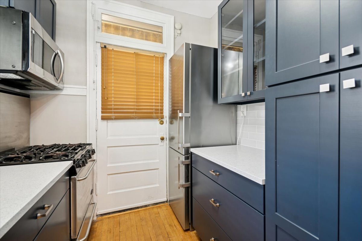 1242 Elmwood Ave #2 Evanston, IL 60202