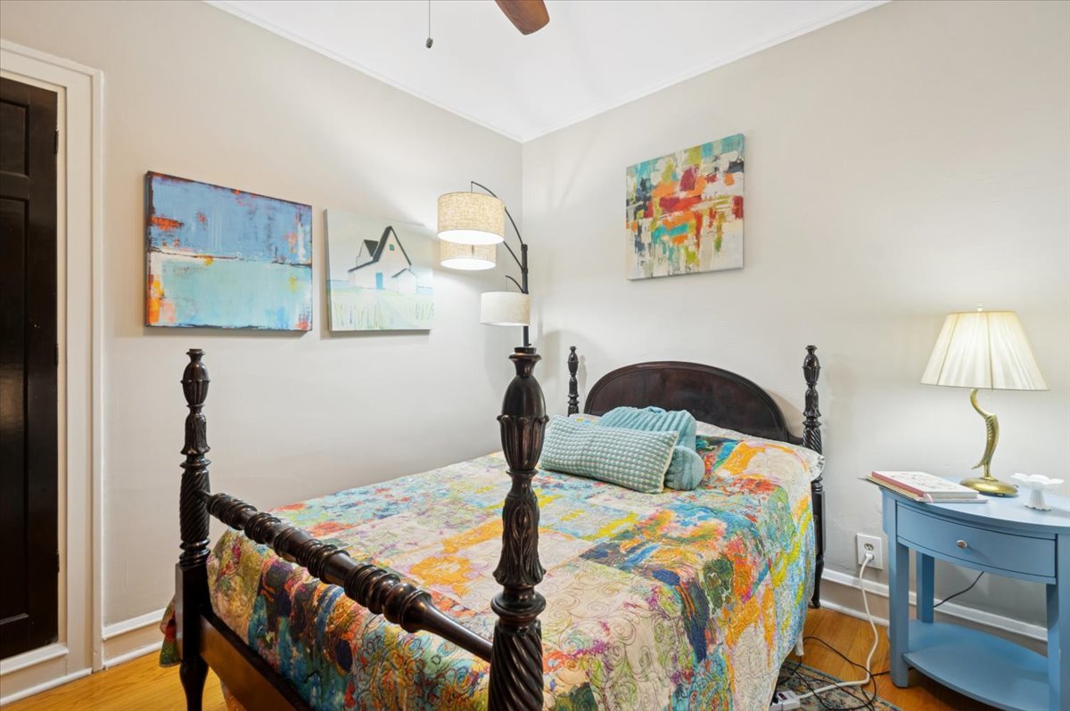 1242 Elmwood Ave #2 Evanston, IL 60202