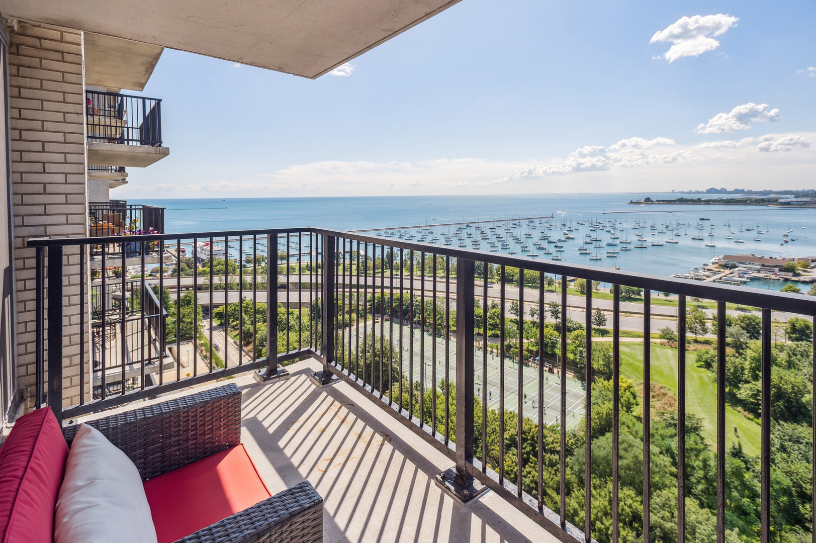 400 E RANDOLPH St #2119 Chicago, IL 60601