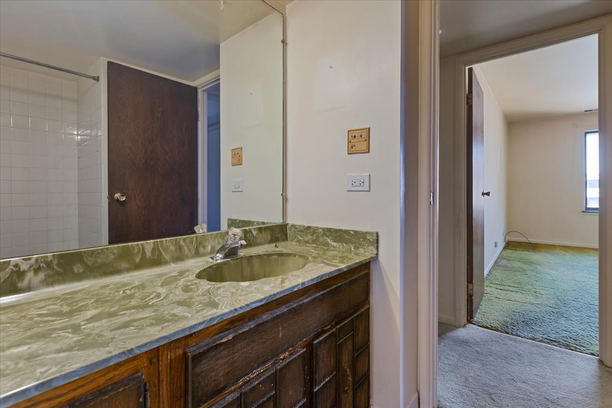 820 Elder Rd #C410 Homewood, IL 60430