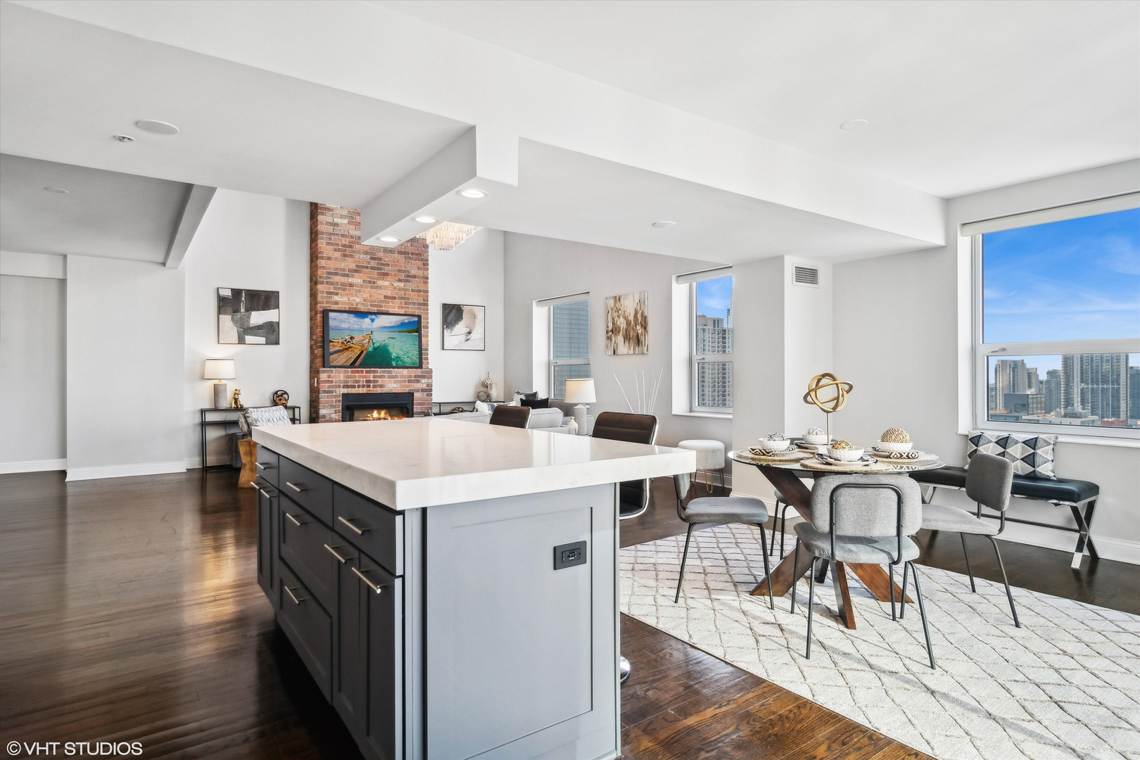 545 N DEARBORN St #3601 Chicago, IL 60654