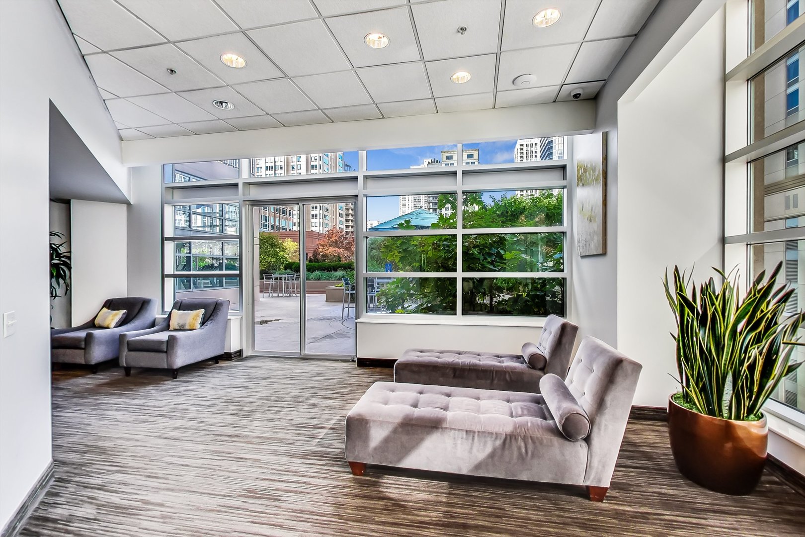 545 N DEARBORN St #3601 Chicago, IL 60654