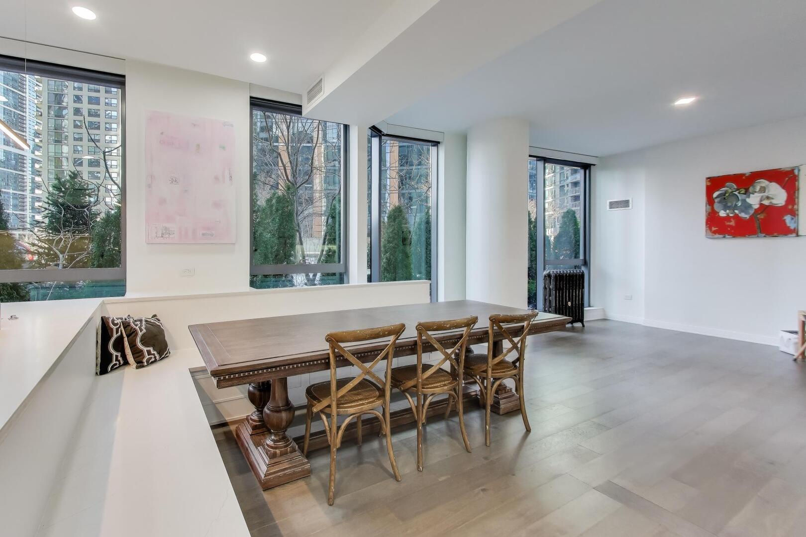 211 N Hbr Dr #TH01 Chicago, IL 60601