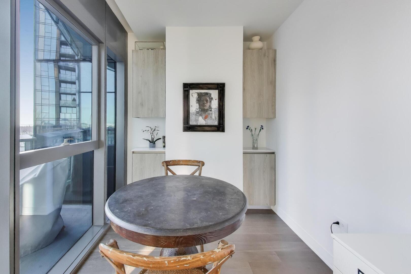 211 N Hbr Dr #TH01 Chicago, IL 60601