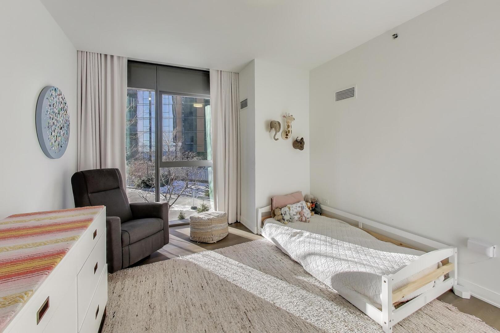 211 N Hbr Dr #TH01 Chicago, IL 60601