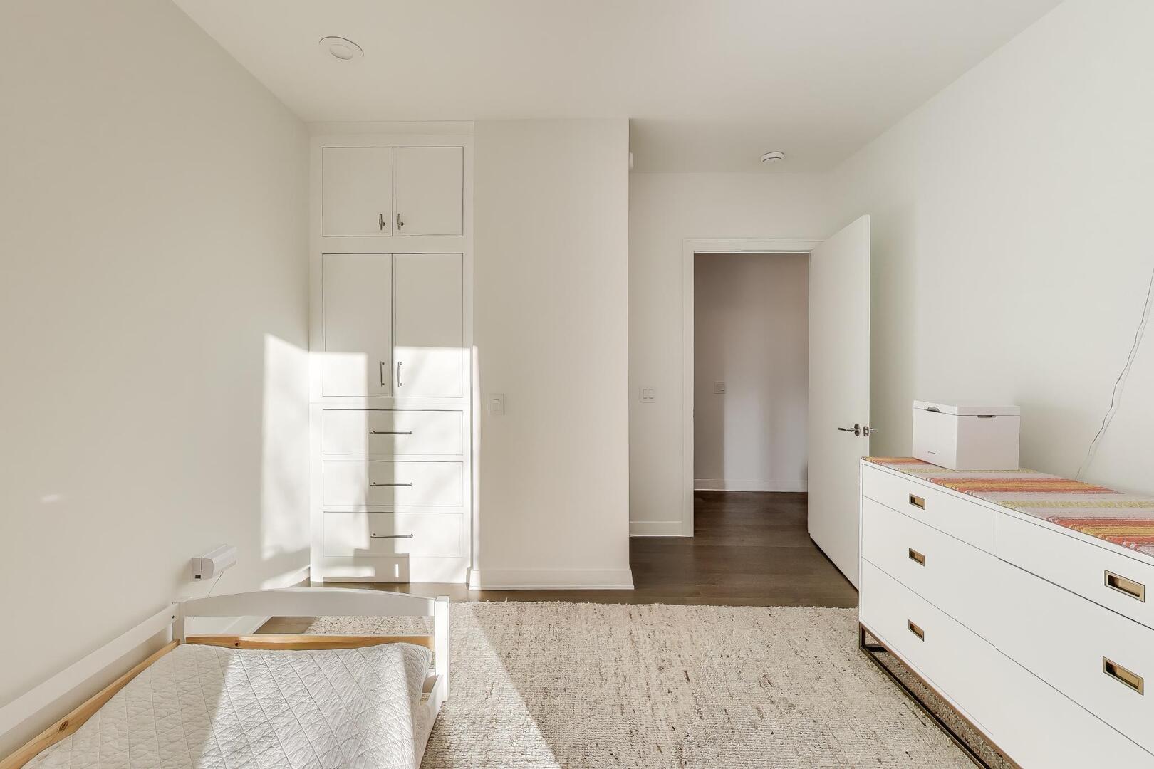 211 N Hbr Dr #TH01 Chicago, IL 60601