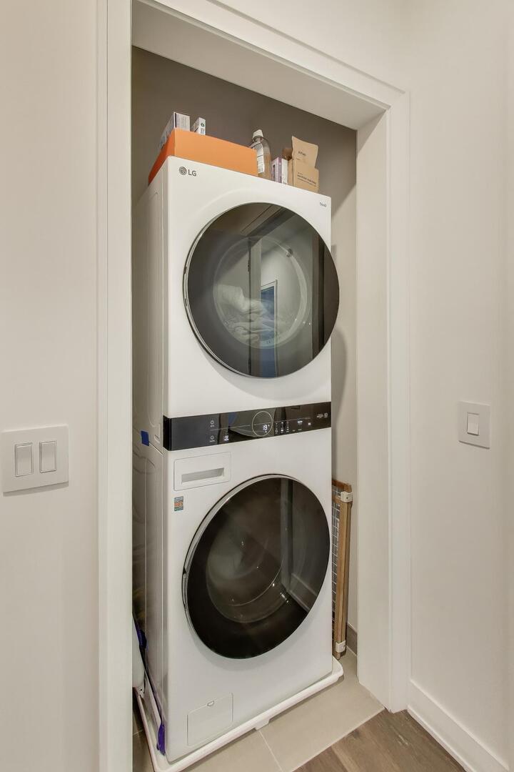 211 N Hbr Dr #TH01 Chicago, IL 60601