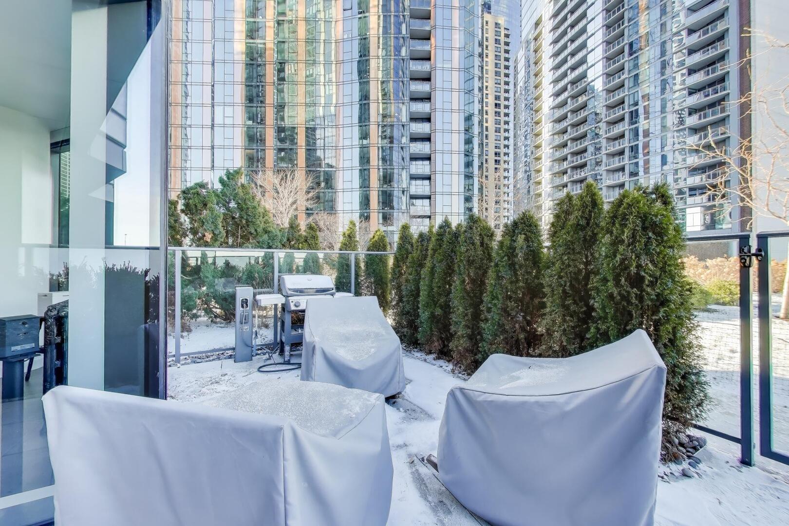 211 N Hbr Dr #TH01 Chicago, IL 60601