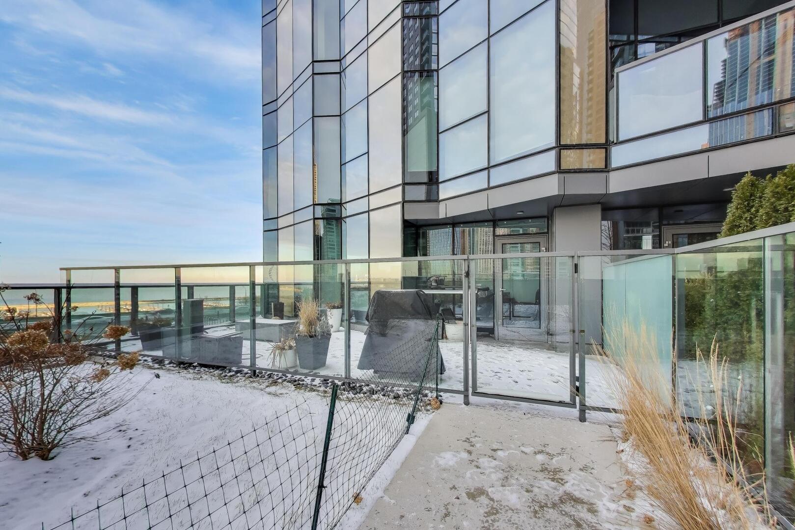 211 N Hbr Dr #TH01 Chicago, IL 60601