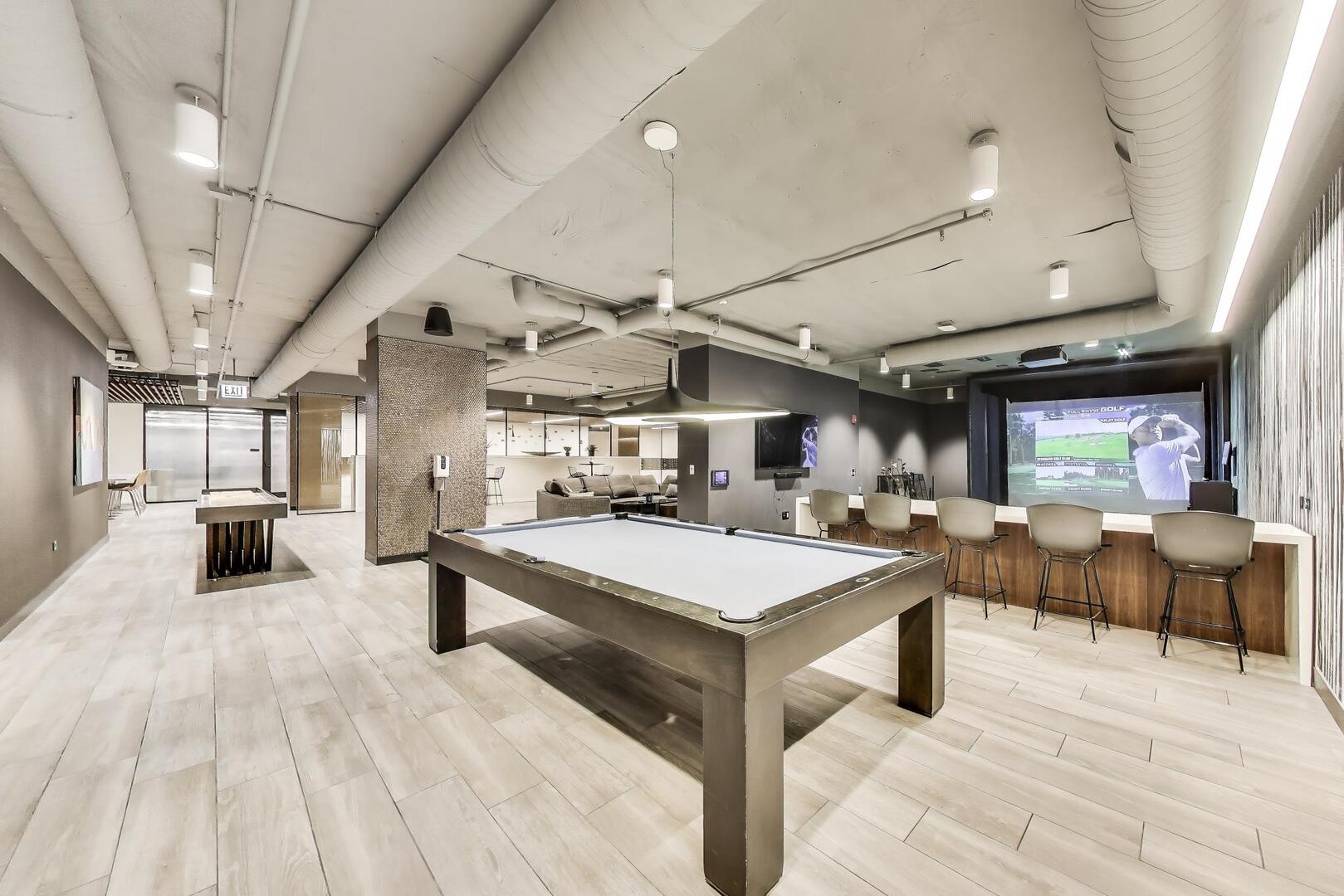 211 N Hbr Dr #TH01 Chicago, IL 60601