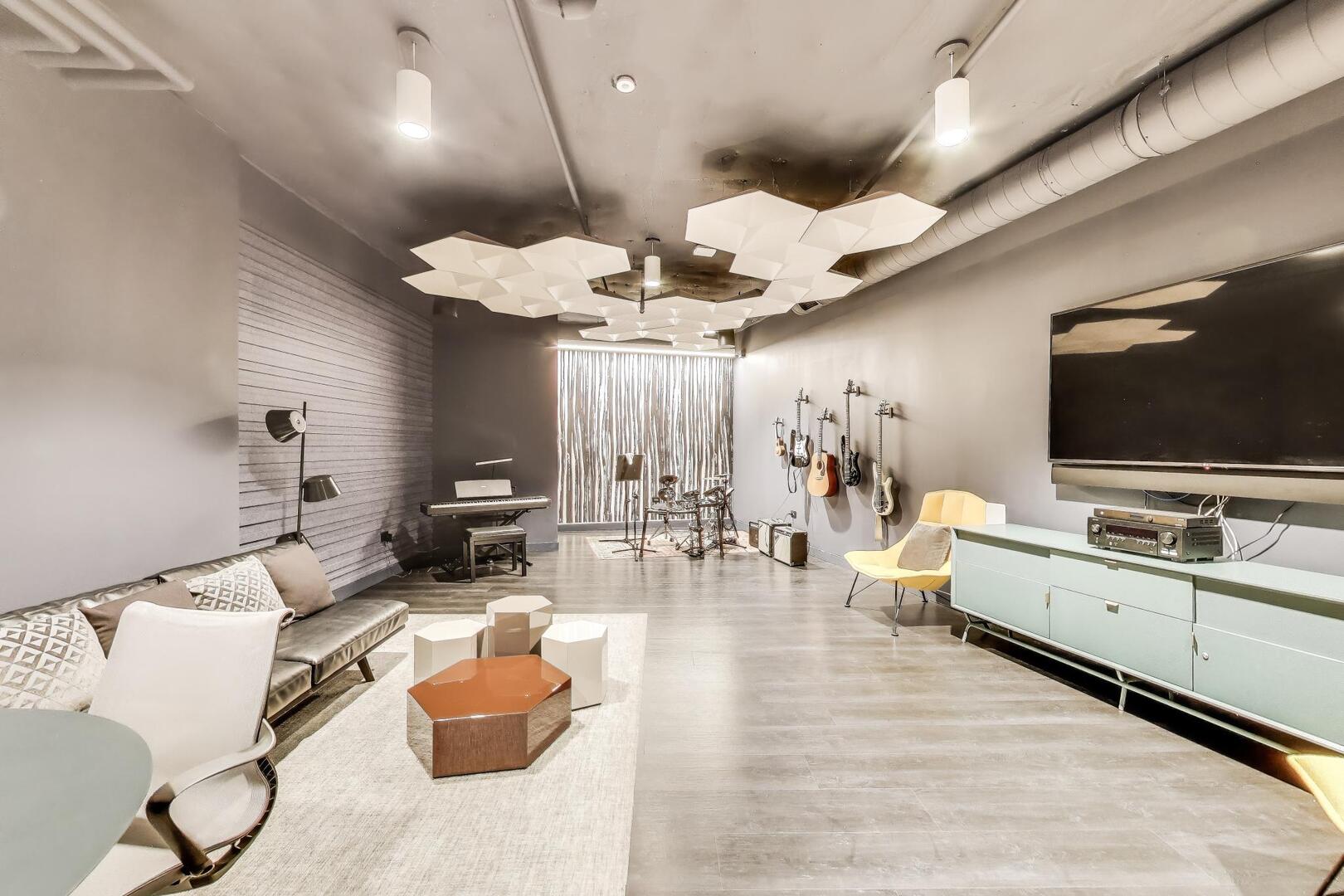 211 N Hbr Dr #TH01 Chicago, IL 60601