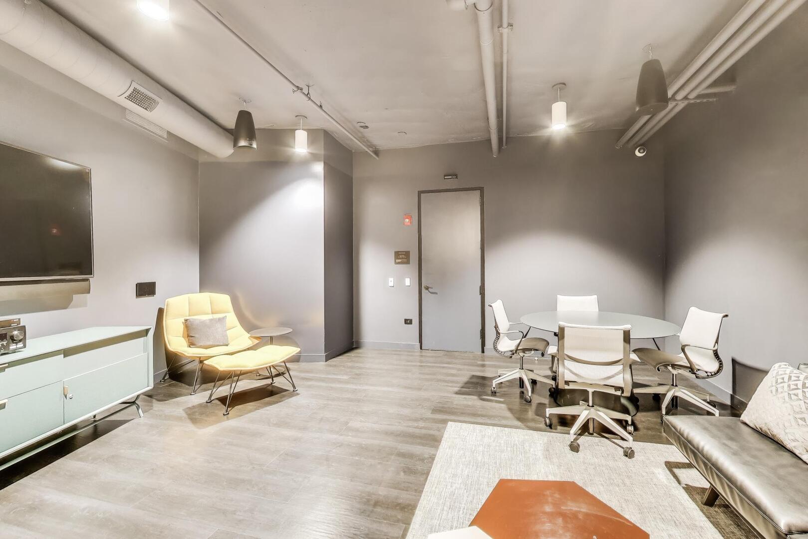 211 N Hbr Dr #TH01 Chicago, IL 60601