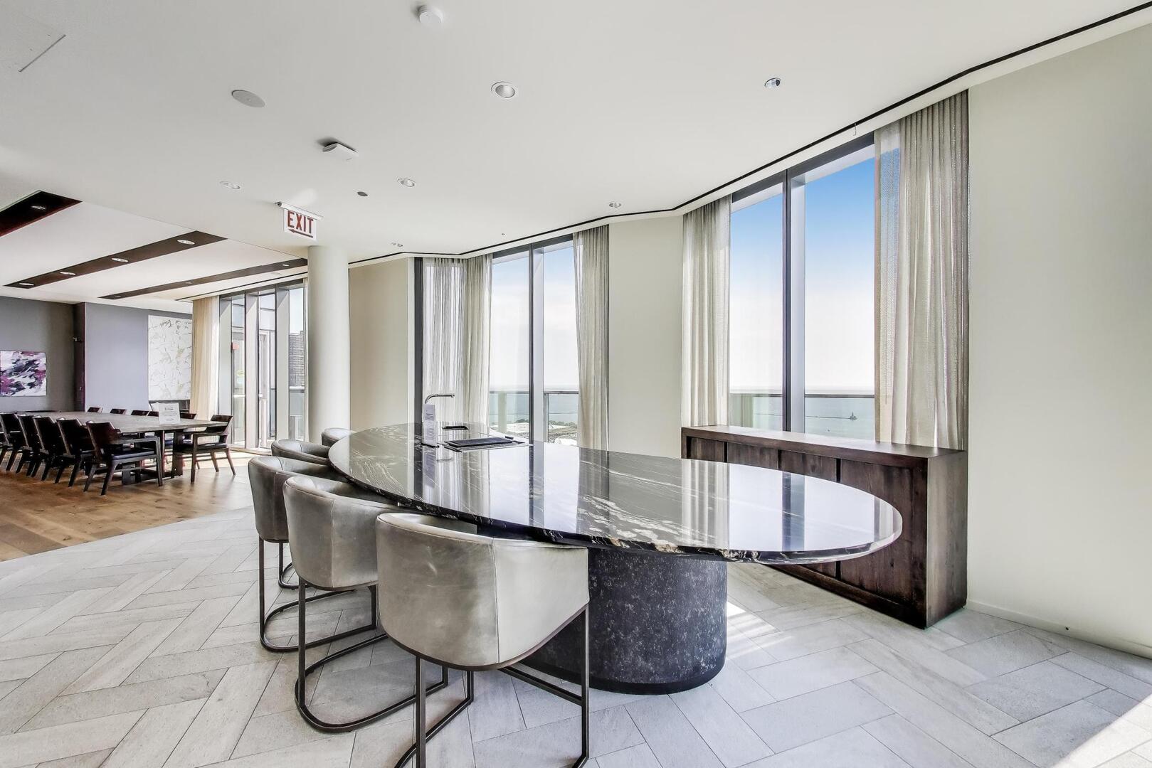 211 N Hbr Dr #TH01 Chicago, IL 60601