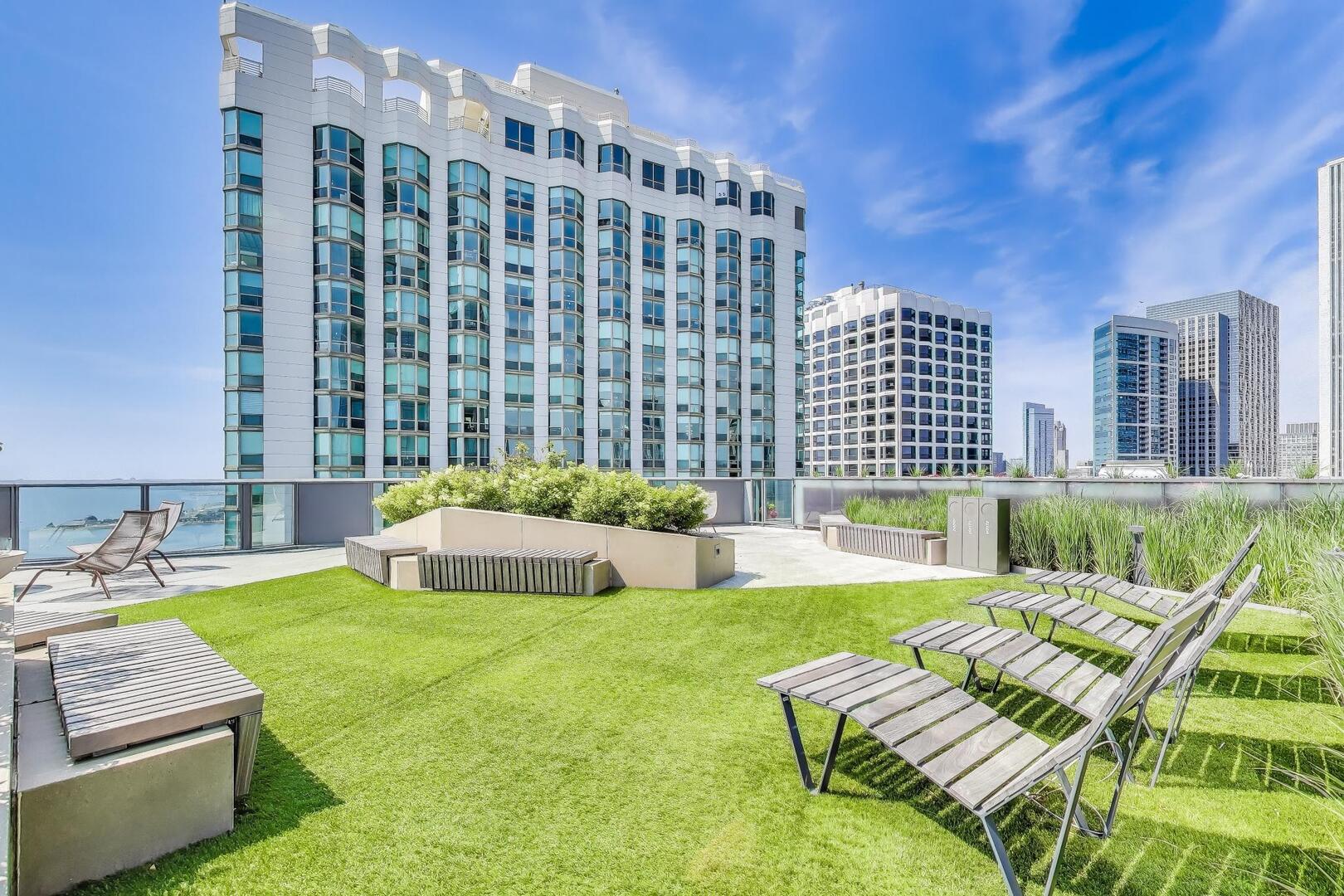 211 N Hbr Dr #TH01 Chicago, IL 60601