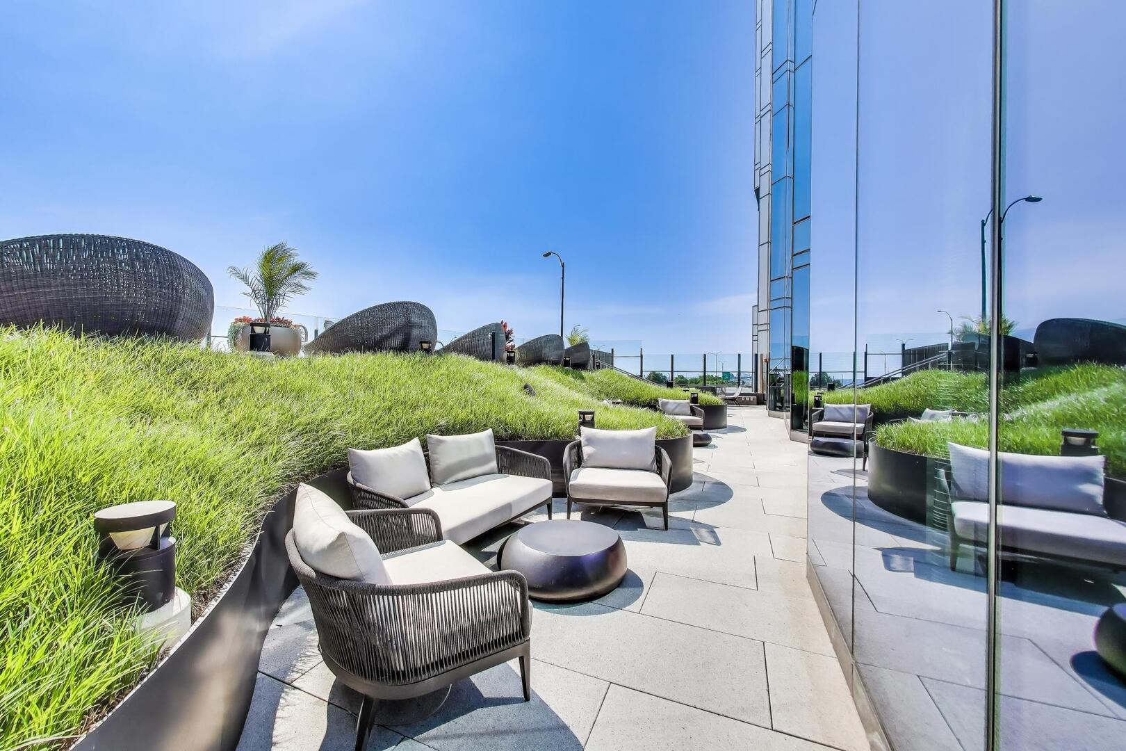 211 N Hbr Dr #TH01 Chicago, IL 60601