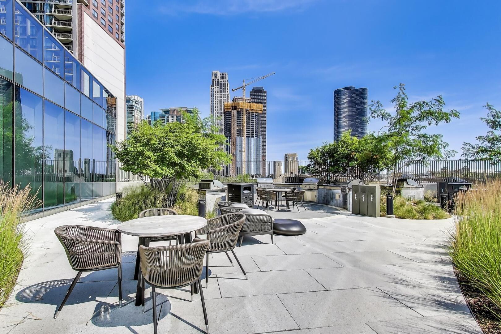 211 N Hbr Dr #TH01 Chicago, IL 60601