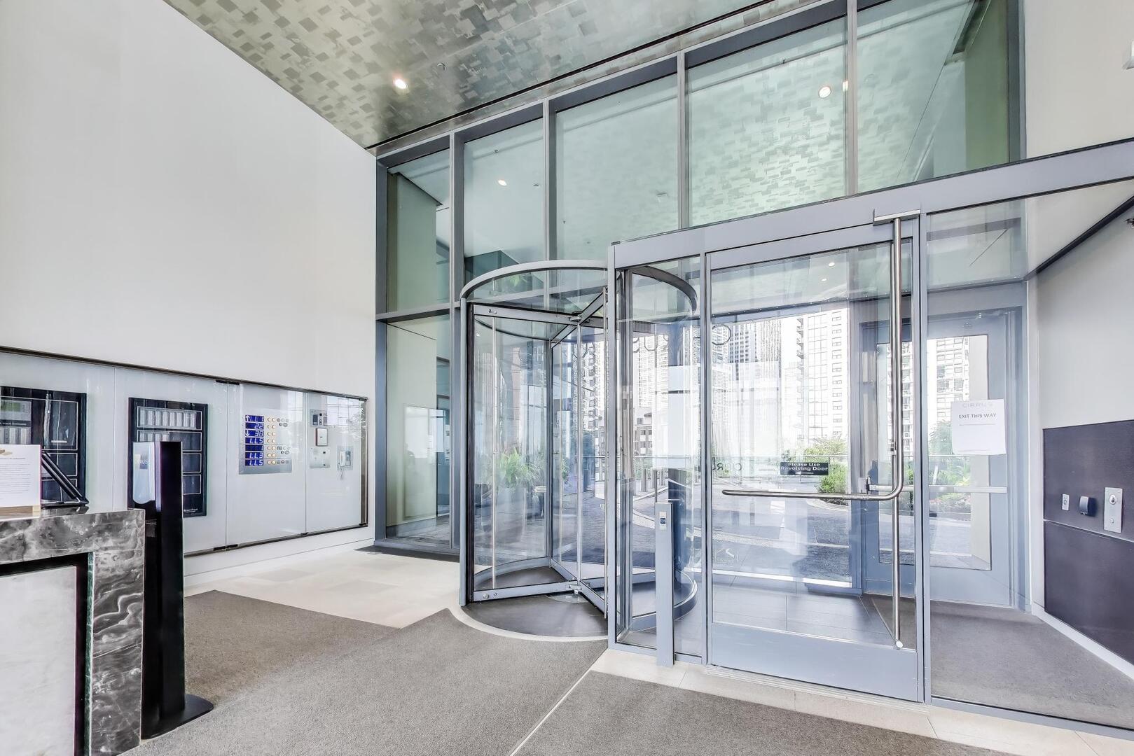 211 N Hbr Dr #TH01 Chicago, IL 60601