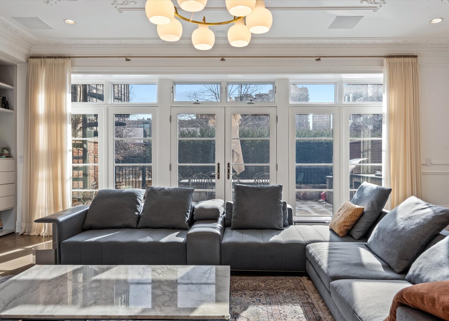 441 W Deming Pl Chicago, IL 60614