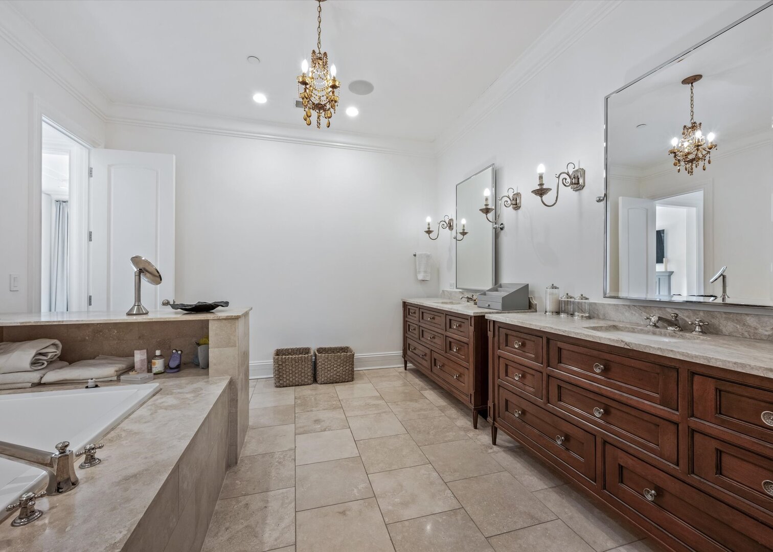 441 W Deming Pl Chicago, IL 60614