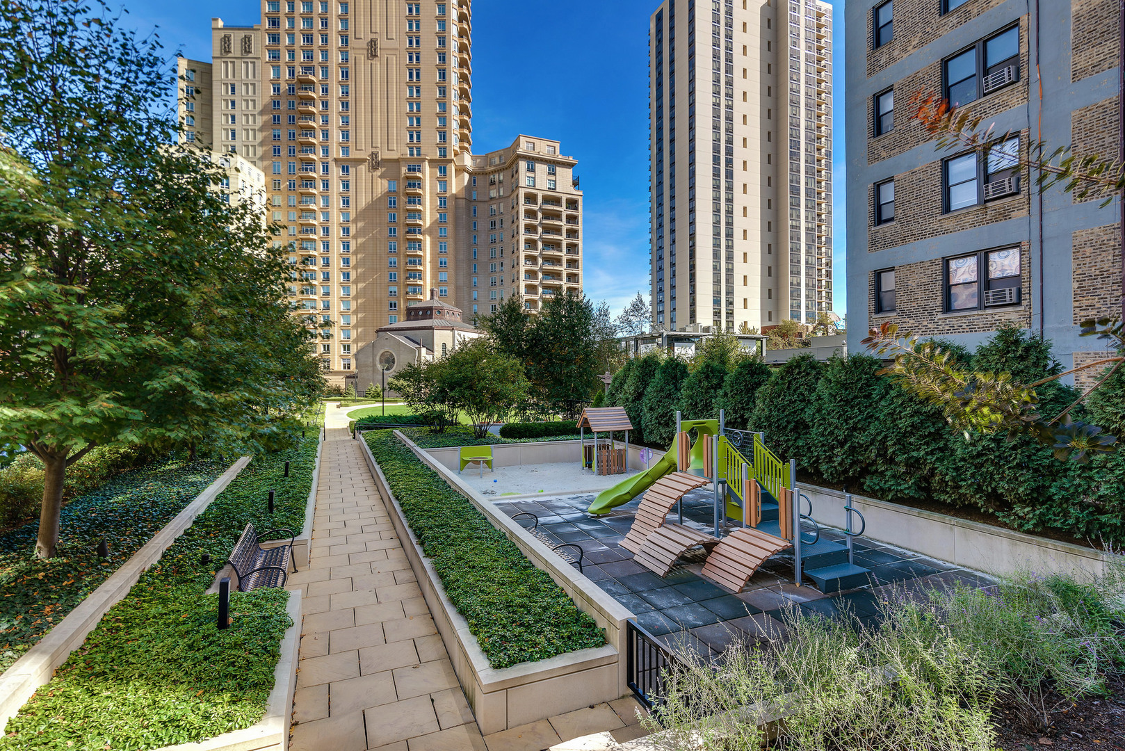 441 W Deming Pl Chicago, IL 60614