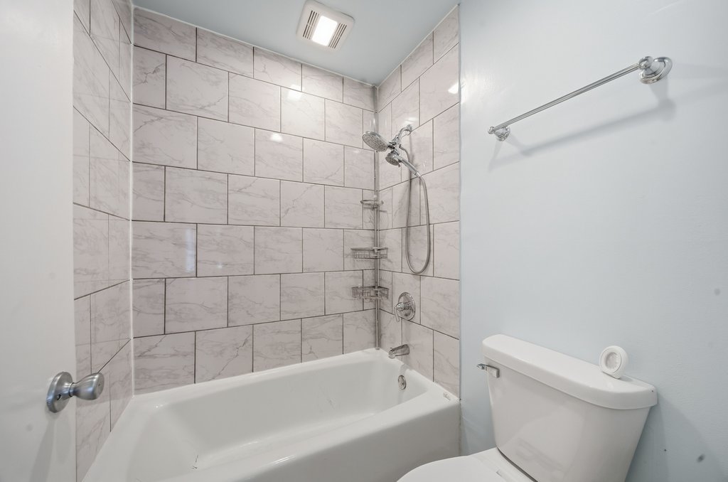 1100 Holbrook Rd #D Homewood, IL 60430