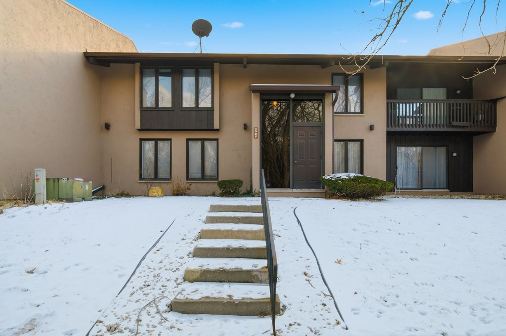 1100 Holbrook Rd #D Homewood, IL 60430