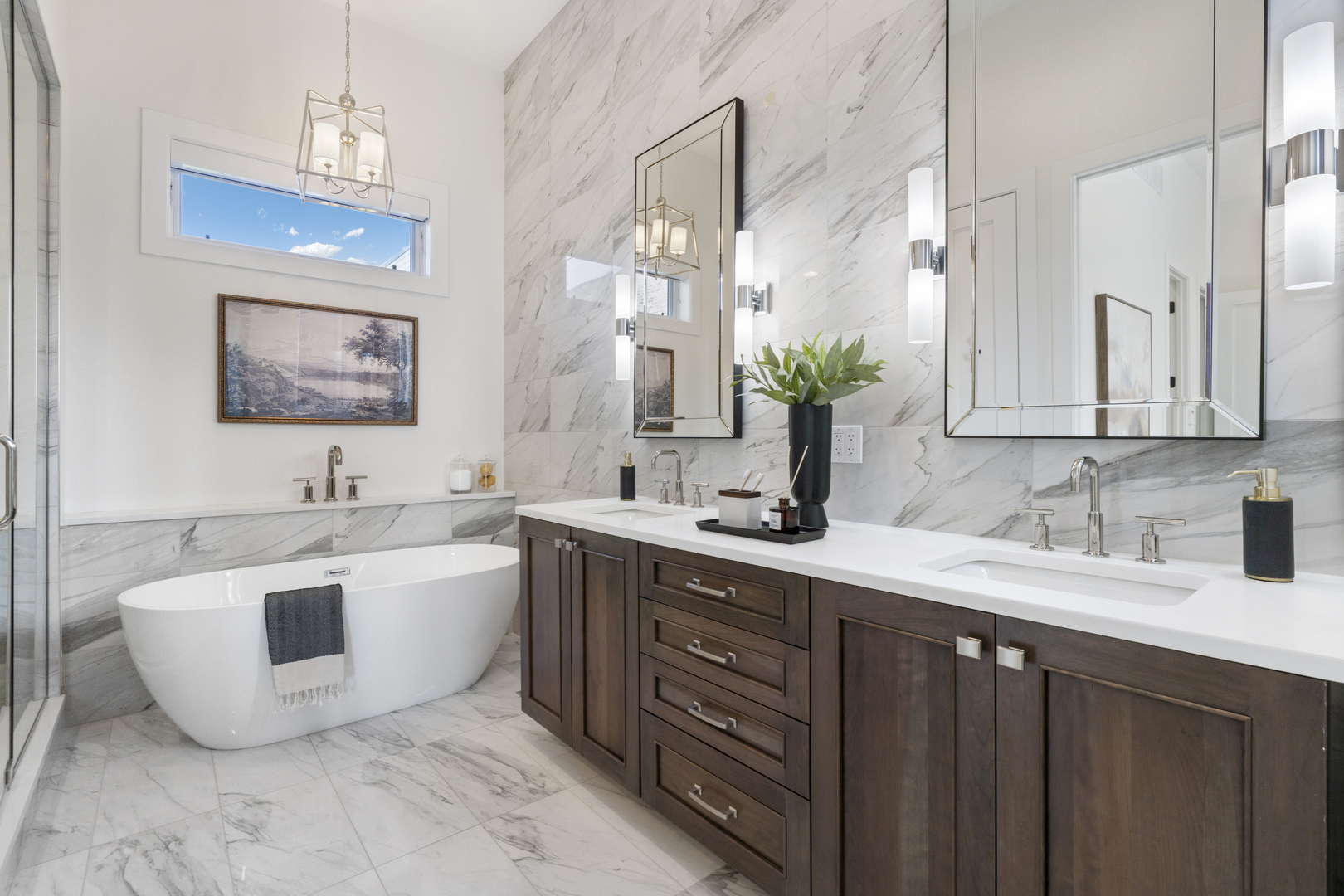 1246 W George St Chicago, IL 60657