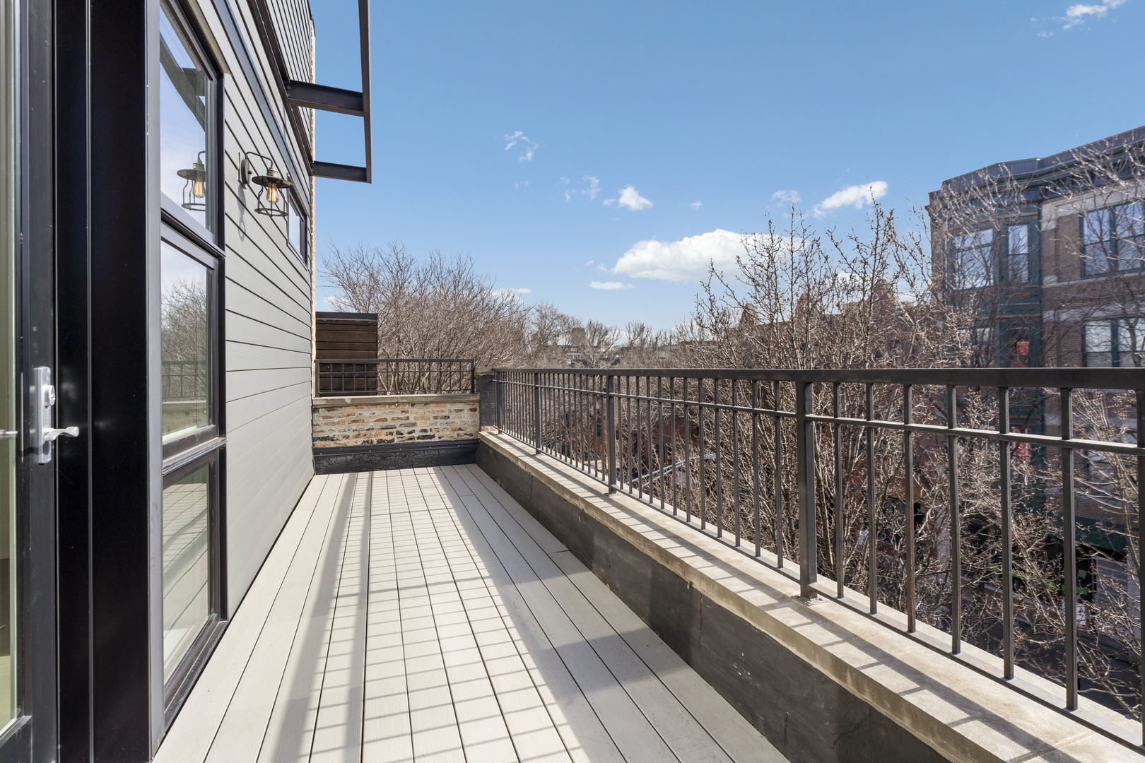 1246 W George St Chicago, IL 60657