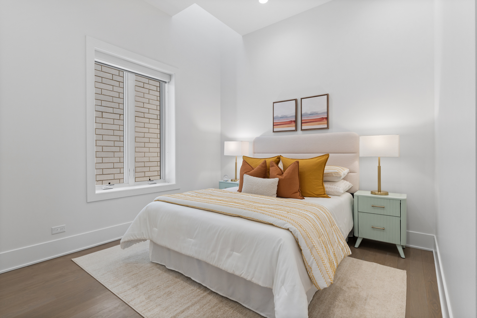 1246 W George St Chicago, IL 60657