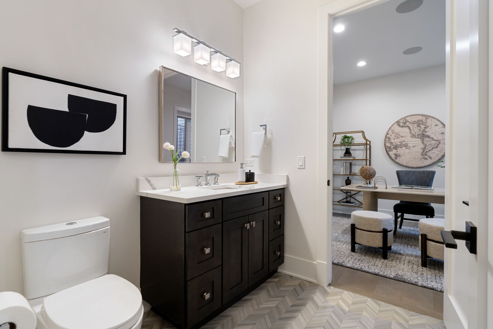 1246 W George St Chicago, IL 60657