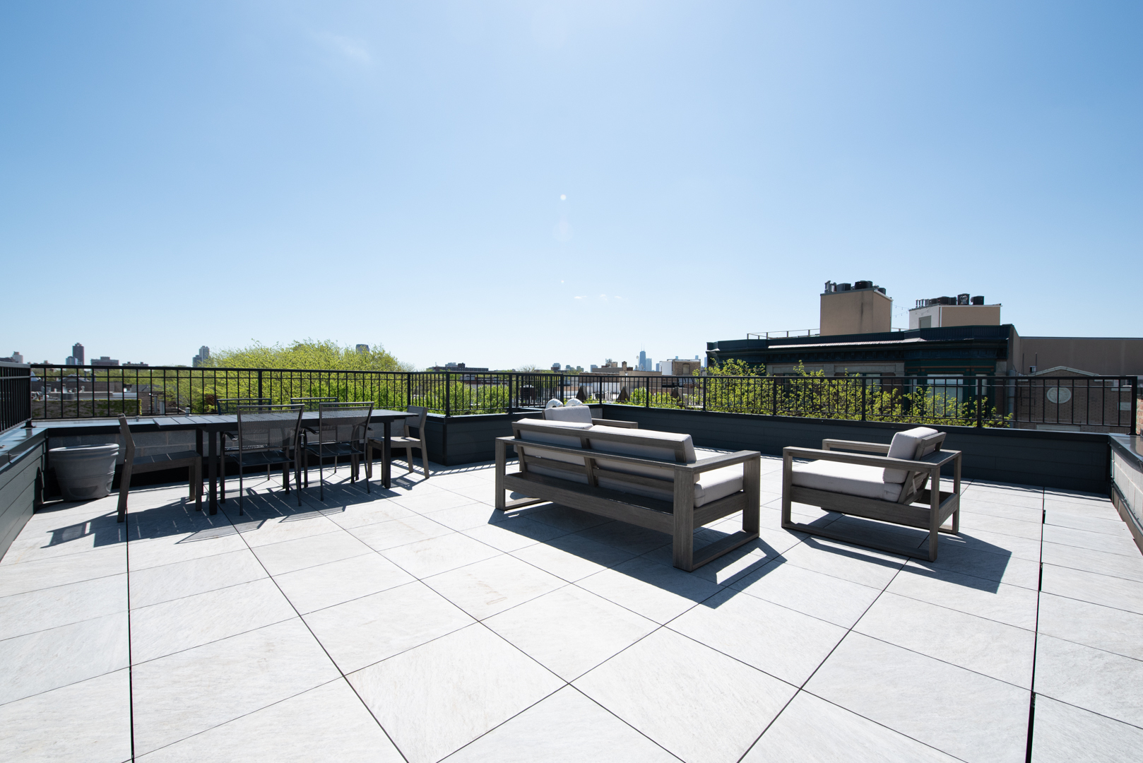 1246 W George St Chicago, IL 60657