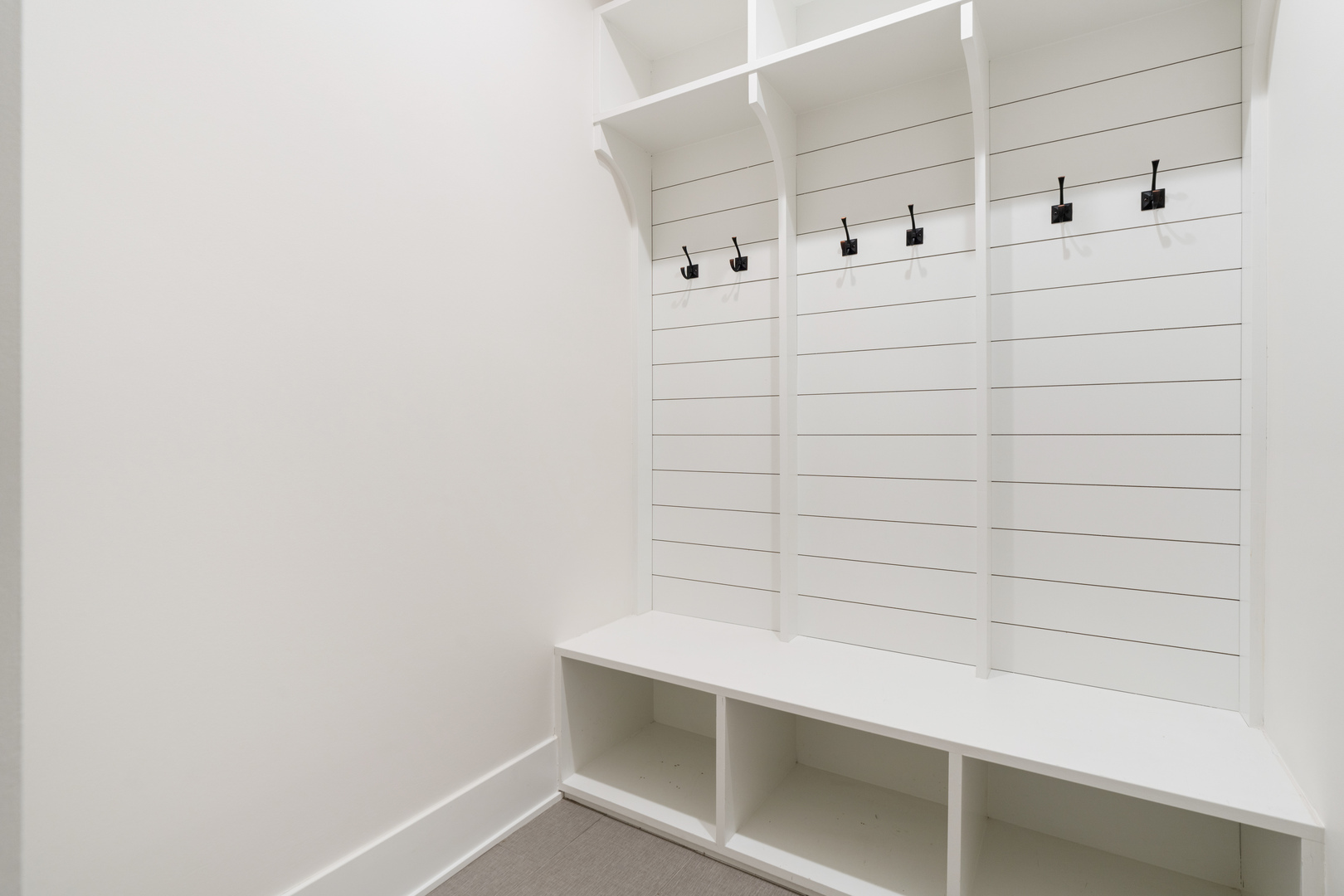 1246 W George St Chicago, IL 60657